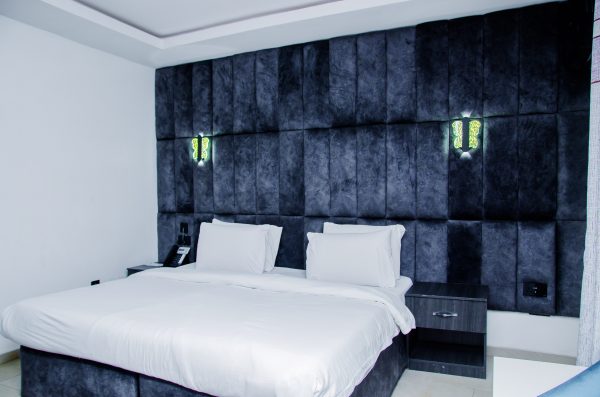 Luxury Deluxe Suite - Image 2