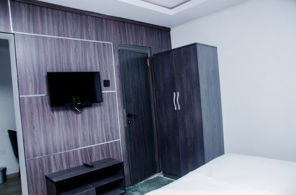 Luxury Deluxe Suite - Image 3